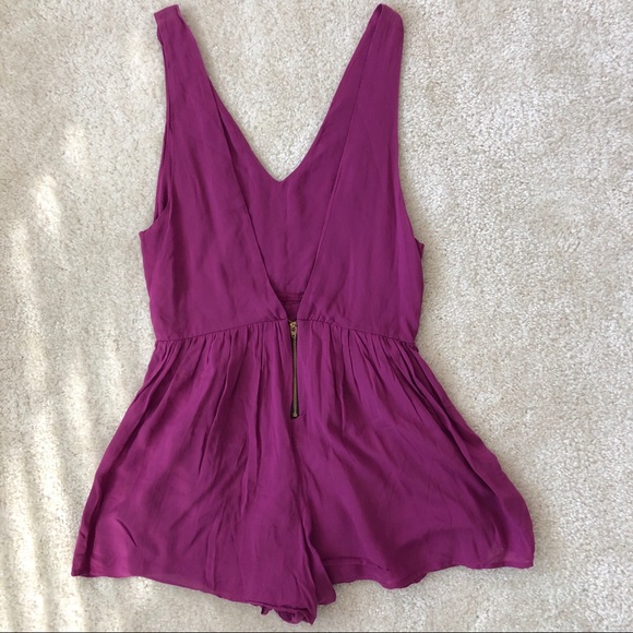 Boutique Low V Romper - New w/o tag - Picture 2 of 3